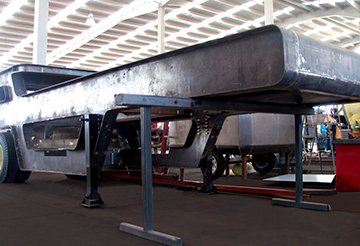 Fabricación de chasis de trituradora de cono sobre llantas